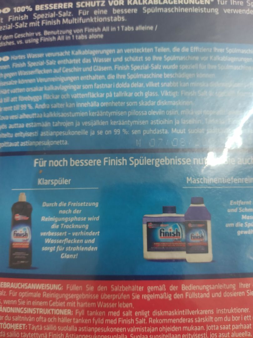 Shop giao cho mình cả 5 hộp muối đều trong tình trạng vỏ hộp ướt mèm, muốn bục đến nơi. Mình đã liên hệ với Tiki để đổi sản phẩm mới. Shop nhớ kiểm tra kĩ hàng trước khi đổi lại cho mình.