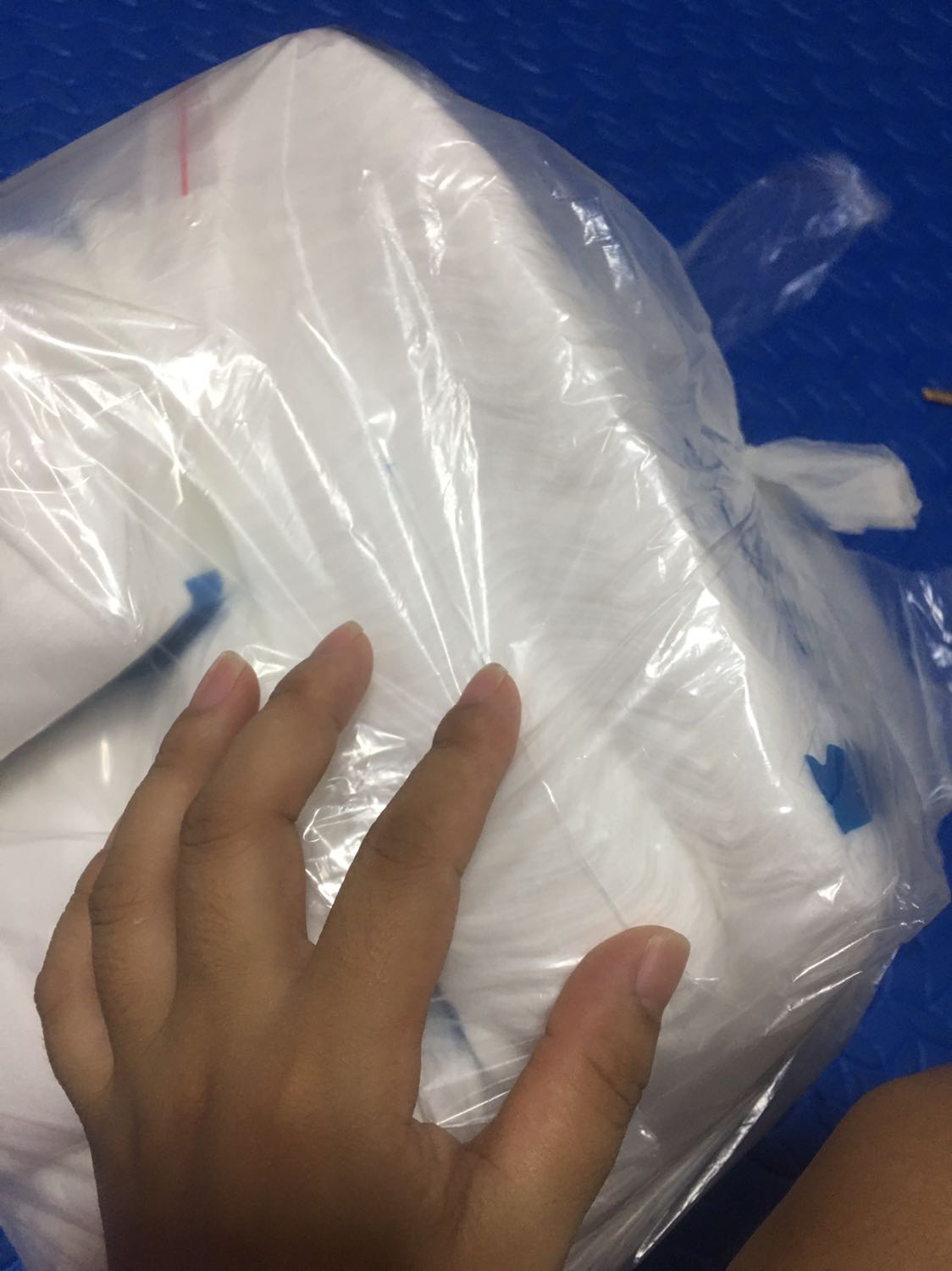 Shop đóng gói cẩn thận
Săn sale 99k rất rẻ. 
Dùng loại gập đôi này rất tiện