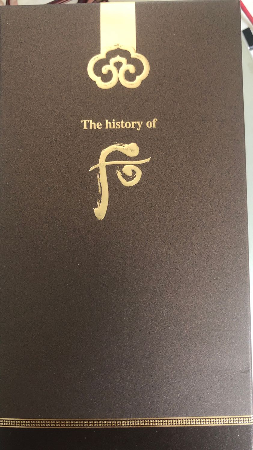 Sản phẩm còn nguyên tem và mã vạch để kiểm tra hàng chính hãng. Giao hàng đúng hẹn. Đã mua cặp dầu gội-xả trước đây nhưng mọi người trong nhà xài hết chai dầu xả đành mua chai lẻ. Mùi thơm dễ chịu, tóc mượt và không bị nhờn. Rất thích nhãn hiệu này.