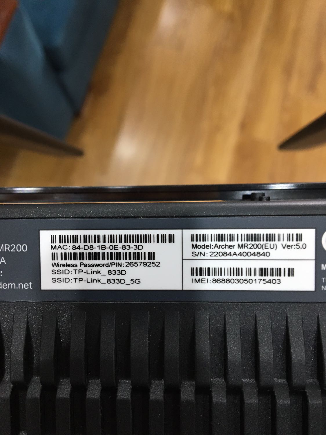 Giá thì gấp rưỡi nhưng bắt sóng rất yếu! Ko biết có phải mình lấy phải cái lỗi ko. (Nhà có 3 bộ Mr6400 với Toto link 1200- giá 1,4 triệu mà bắt và phát sóng mạnh hơn con này nhiều!). Hơi thất vọng với chất lượng!