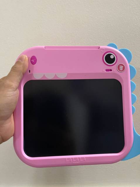 Bé nhà mình rất thích, cứ lôi ra chơi miết, máy đọc khá to rõ, có cả bảng viết cho bé tập viết
Nói chung là chuẩn chỉnh rất ok nha mọi người Bé nhà mình rất thích, cứ lôi ra chơi miết, máy đọc khá to rõ, có cả bảng viết cho bé tập viết
Nói chung là chuẩn chỉnh rất ok nha mọi người