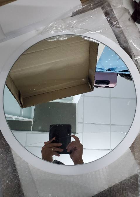 Trường hợp giao hàng vỡ kiếng này giải quyết sao đây shop ơi