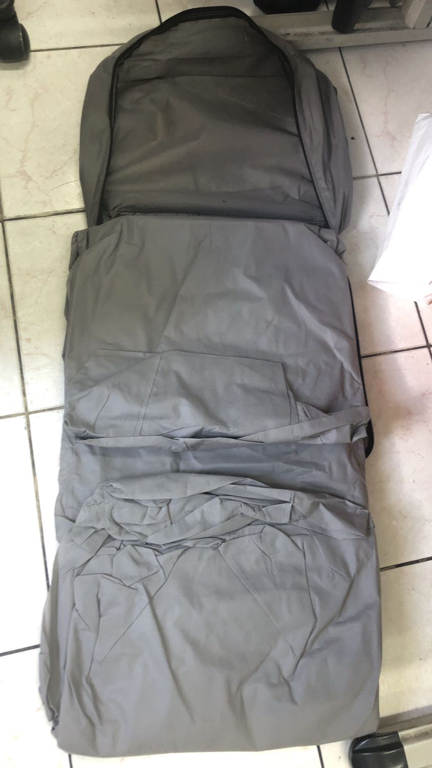 Sản phẩm không như mô tả, không có kèm theo bơm điện, vòi bơm đa năng và những thứ khác. Chỉ có mỗi nệm không biết sử dụng bằng cách nào. Phản hồi khách hàng rất chậm trễ. Đặt màu kem hết màu nhưng cũng không báo trước và giao màu khác.