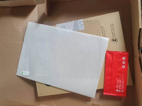 Shop rất thiếu uy tín, mình mua đợt giảm giá 175k thì nhận được hàng như thế này. Không phải của nillkin, hàng rất tệ. Rất thất vọng. Hi vọng trên mạng không có những shop "buôn đầu dê bán thịt ***" như thế này.