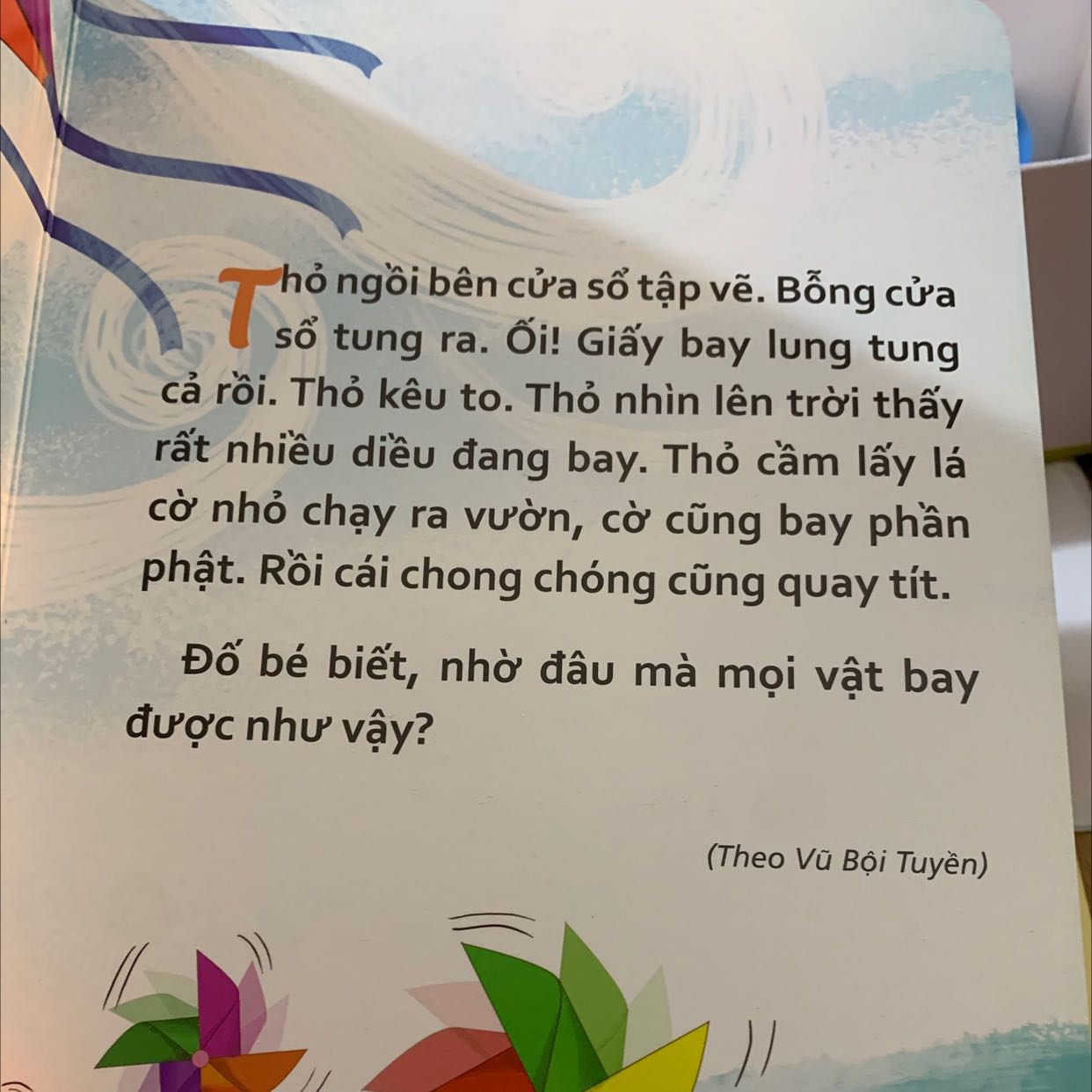 Sách rất đẹp, bìa cứng chắc chắn. Giấy chất lượng. Mình mua sách của Tiki chưa từng bị thất vọng lần nào.