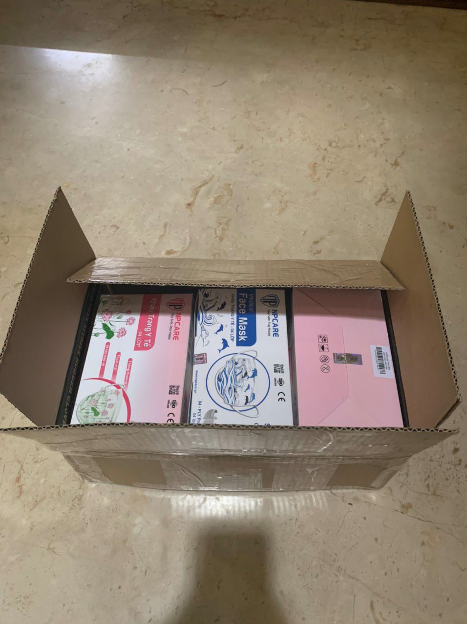 Mình đăt 4 hộp khâủ trang nhưng khi nhận được thì chỉ nhận dk 3 hộp...
Có phản hồi lại nhưng không thấy trả lời