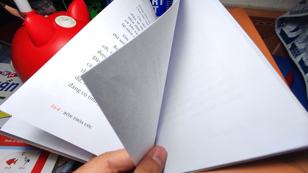 sách đẹp, chất lượng giấy tốt. Nội dung cần nghiền ngẫm. Tuy nhiên từ trang 162 đến 180 sách không in đầy đủ nội dung, cứ cách 2 trang lại bị giấy trắng và đứt đoạn nội dung sách