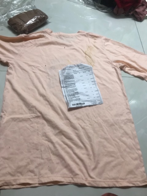 Hàng k hề giống shop mô tả. Shop làm ăn k uy tính giống kiểu treo đầu dê bán thịt ***. Hình bên dưới là toàn bộ sp mình mua trong đơn hàng.