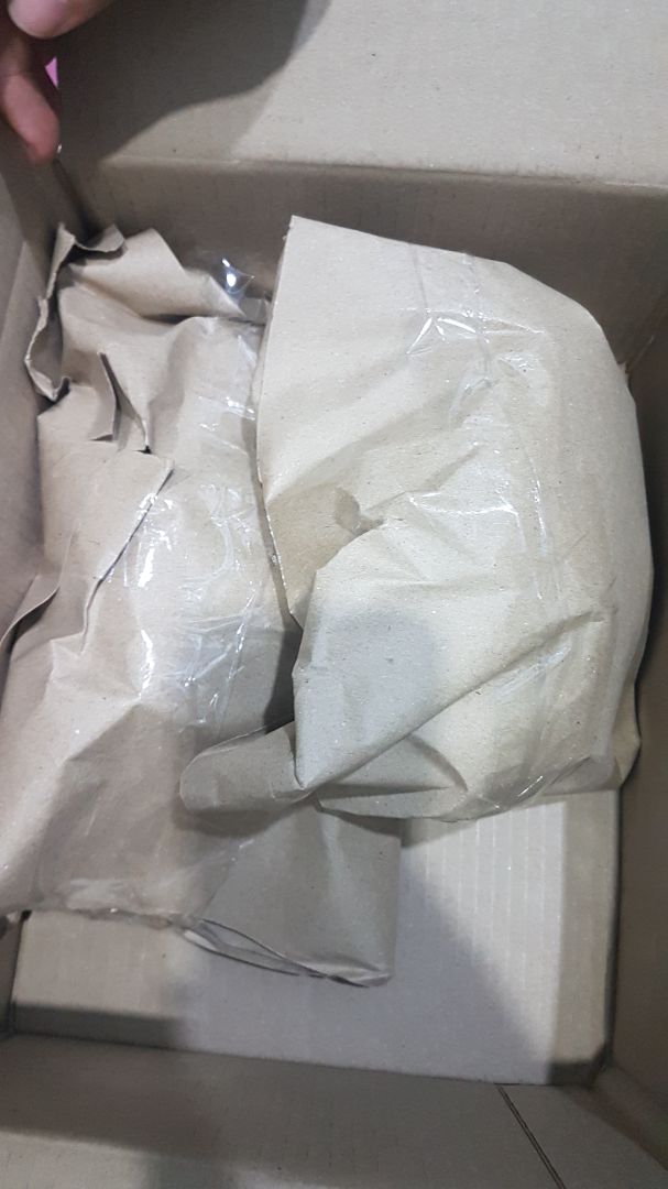 Mình rất thích. Tiki đóng gói bằng giấy, không túi xốp nhưng không bị sứt mẻ gì, bảo vệ môi trường.