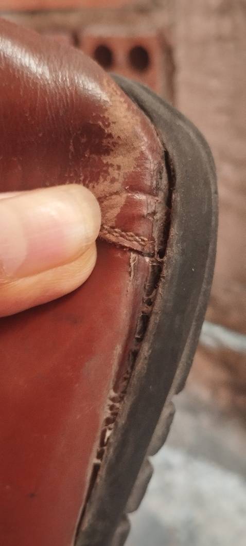 Keo dán không dín.dám 2,3 lần vẫn không dín. Keo dán không dín.dám 2,3 lần vẫn không dín.