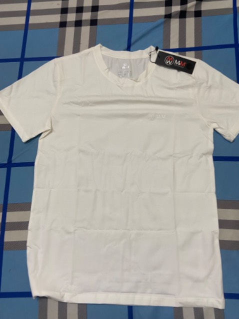 Áo phim đẹp, vải tốt, mặc rất mát và thoải mái. Mình mua nhiều lần rồi.
Tiki 2h giao hàng nhanh. Ok luôn 💐