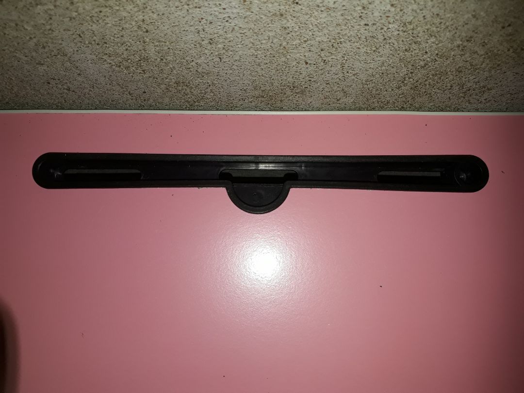 mà cái miếng chống trượt là bằng mút xốp chứ k phải miếng cao su. không bị nứt đóng gói rất kĩ 5 sao mà cái miếng chống trượt là bằng mút xốp chứ k phải miếng cao su. không bị nứt đóng gói rất kĩ 5 sao