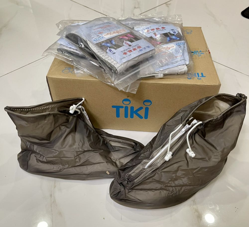 Chất liệu mỏng, bình thường