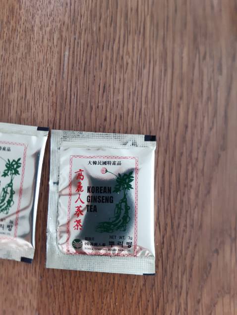 Tiki dịch vụ giao hàng rất tốt, nhưng sản phẩm của các bên cung cấp ko phải tiki trading, của bên ngoài thì hay có vấn đề. Trà sâm nhìn đóng gói rất ẩu, ko rõ chuẩn hàng ko, ko đáng tin lắm, uống xong có vẻ bụng ko ổn