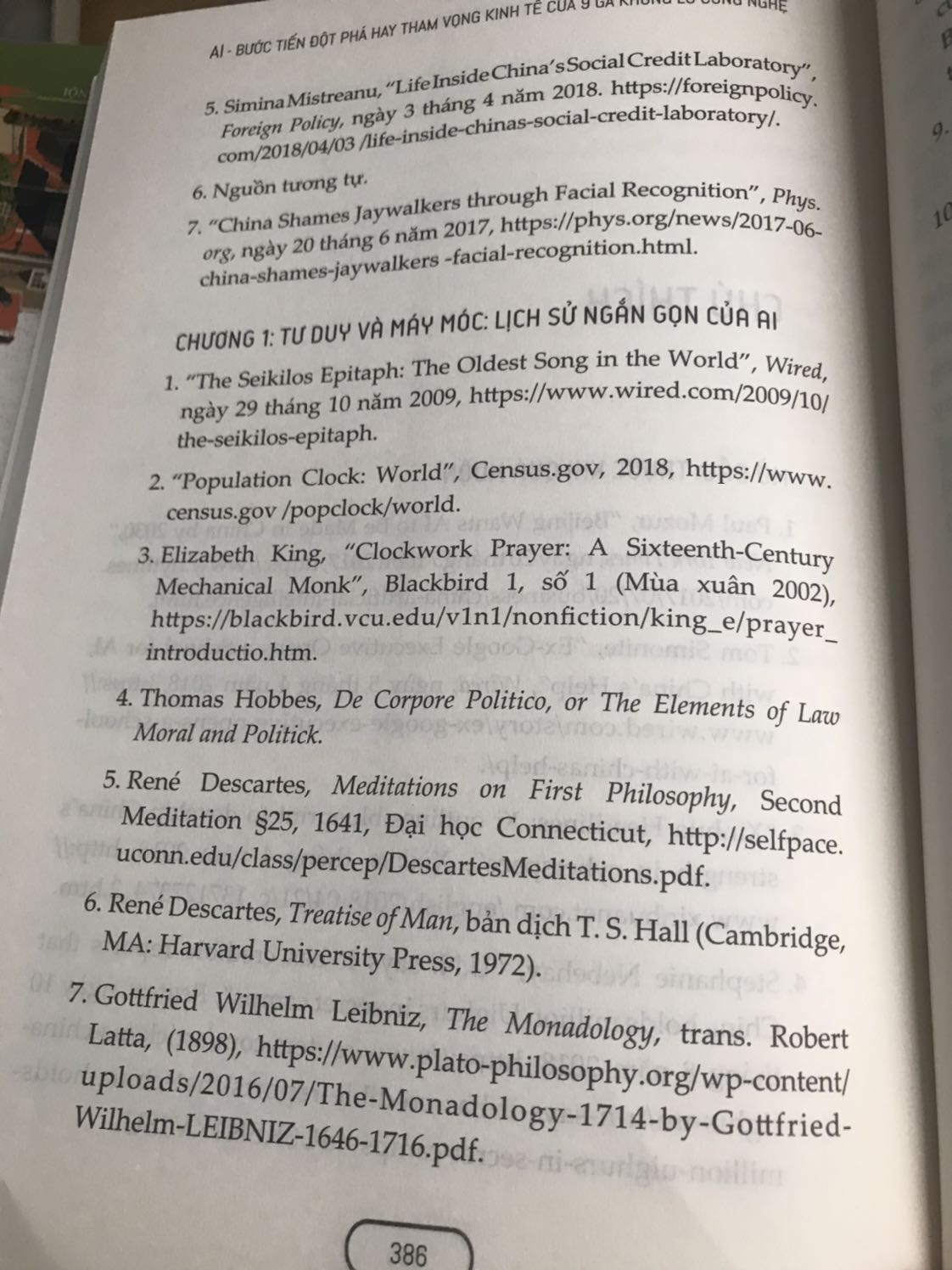 Bìa sách khá đẹp, giấy hơi vàng nhẹ dễ chịu cho mắt khi đọc. Sách có chú thích đầy đủ khi dẫn chứng, mình mới đọc vài trang nhưng thấy khá thú vị. Tiki giao hàng đúng thời gian, sách mois không bị vấn đề gì.