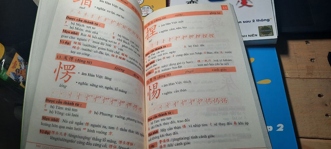 giao hàng đúng thời gian, sách đẹp, chất lượng giấy, in ấn và màu sắc bắt mắt, cảm ơn nhà sách nha!