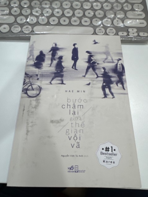 Lối viết văn theo kiểu độc thoại với bản thân, ngôn từ dễ hiểu cũng dễ chạm vào nội tâm.