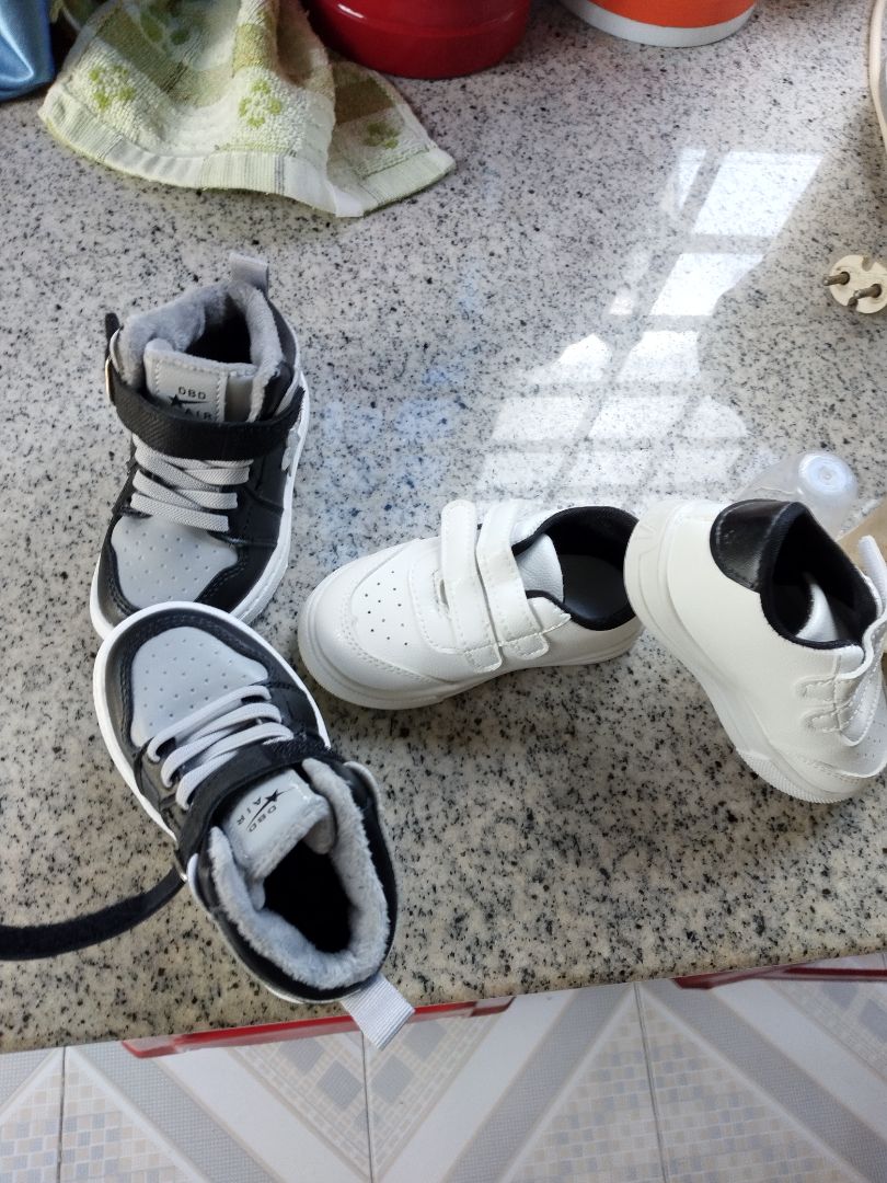 Hàng rất là xịn sò nvgh rất lịch sự cho tất cả 5 sao hẹn sẽ mua tiếp, Hàng rất là lịch lãm, bé mang vào đẹp đã man, lúc đầu xem trên tiki đã mê mẩn rồi và khi giao hàng tận nơi trong rất là đẹp.