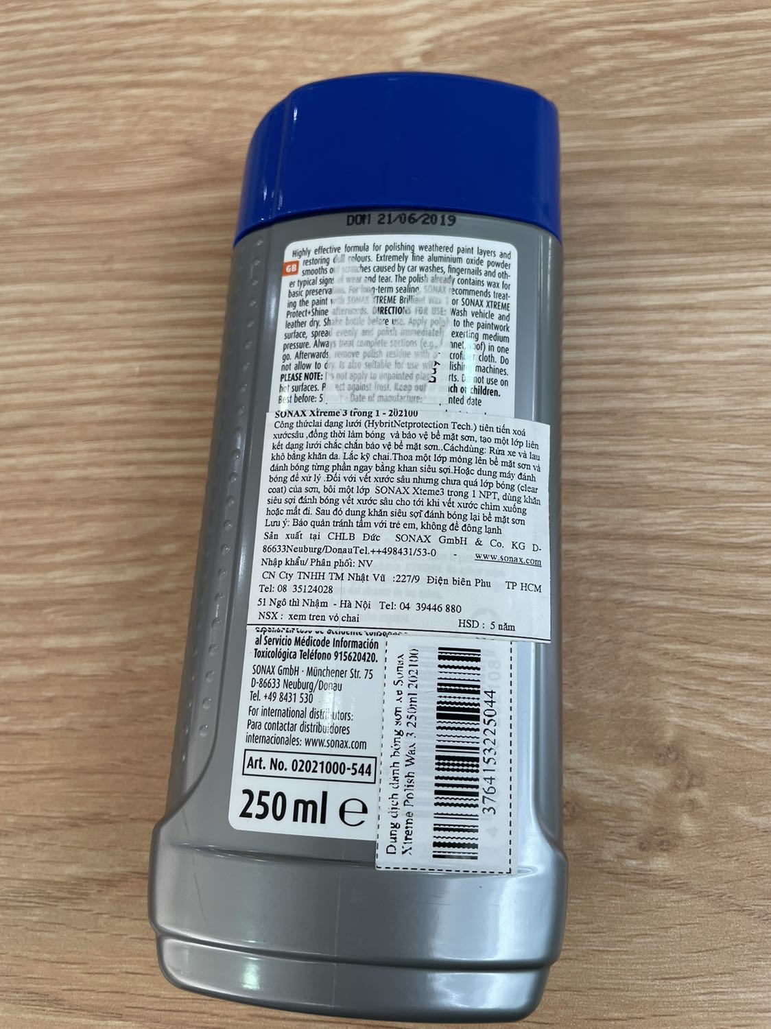 Vì sao xé tem? Ko biết hạn sử dụng còn không.