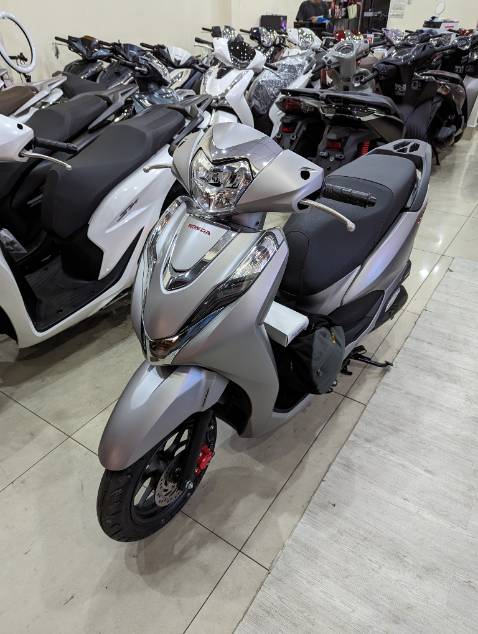 Giá tốt, hỗ trợ làm biển số tỉnh chi phí hợp lý. Lead 4val máy mạnh, bốc hơn Lead 2val