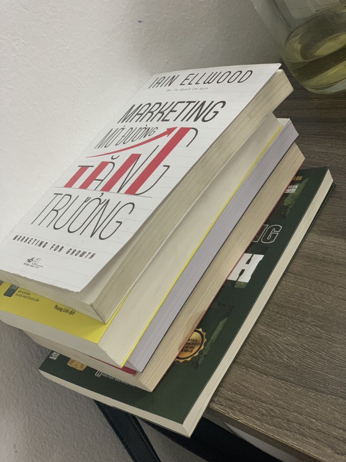 Sách nhận đc nhem nhuốc như là dùng rồi... còn kèm theo 1 cái đĩa CD xước xát kẹp bên trong... rõ là sách cũ! K hiểu sao Tiki lại có sách như vậy! Lần đầu tiên bị thất vọng!