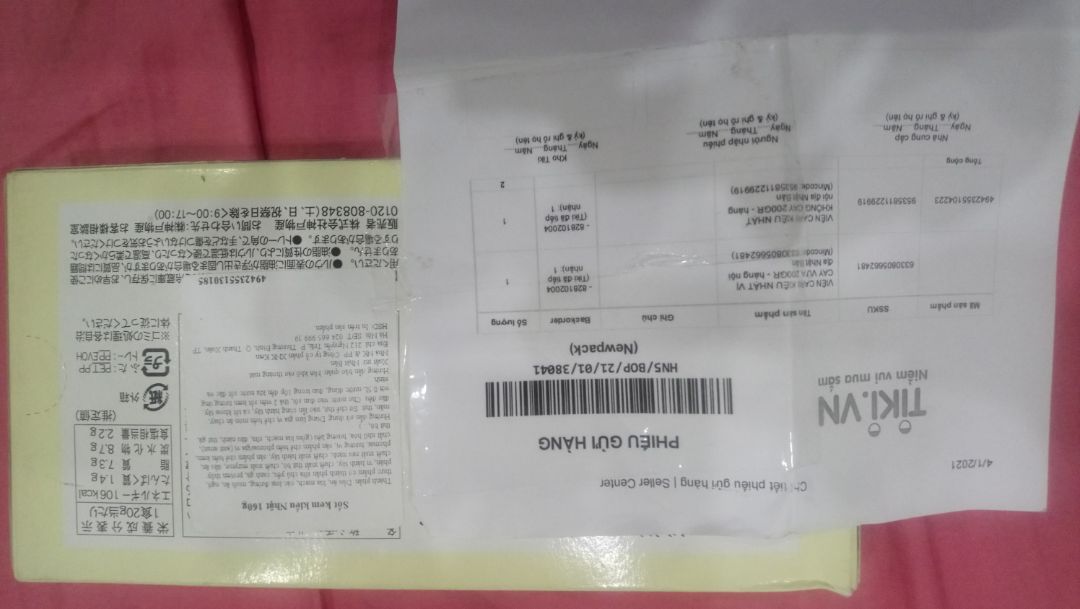 Đề nghị của hàng giao đúng sản phẩm đã đặt. Đặt một đằng giao một nẻo là sao?