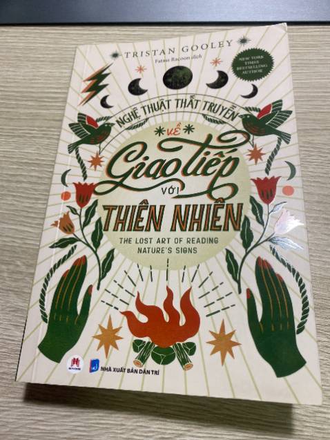 Mình chỉ xem sơ về nội dung sách, nhưng đây là quyển sách giúp ích cho bạn rất nhiều trong công cuộc tìm kiếm hành trình thiên nhiên 
Nhất là những Green Witch