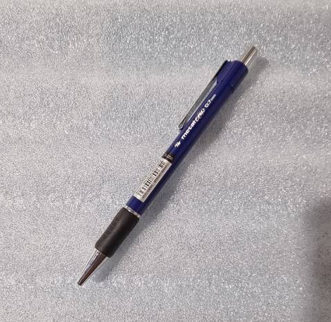 Bút đẹp , viết êm , giá hợp lý .