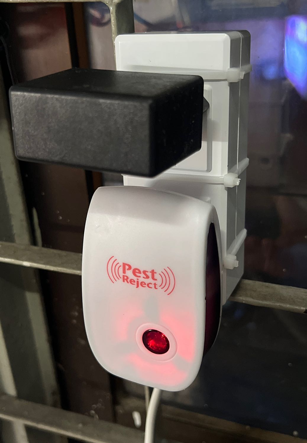 Nhỏ gọn, hàng ĐQ, hy vọng xài bền lâu. Giao khá nhanh.