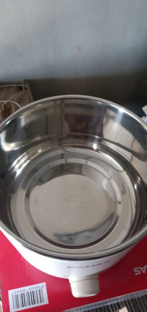 Hàng chuẩn đẹp như shop mô tả. Rất phù hợp để nấu ăn cho sinh viên như mình. Nồi nhỏ xinh xinh như mình mong đợi, nấu ăn nhanh sôi. Có phiếu bảo hành 12 tháng rất uy tín. Nói chung là tuyệt con nhà bà vời!