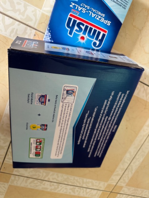 Sản phẩm chính hãng Finish. Đúng là nhập từ Châu Âu, nhưng trong mô tả của nhà bán hàng còn ghi thếu nước Đan Mạch và Thổ Nhĩ Kỳ 😆. Tôi chọn mua 1 thùng 4kg (xem hình mô tả), nhưng không hiểu tại sao shop giao 2 thùng là 3kg và 1,2kg. Như vậy khách lời 200gr, cảm ơn shop.