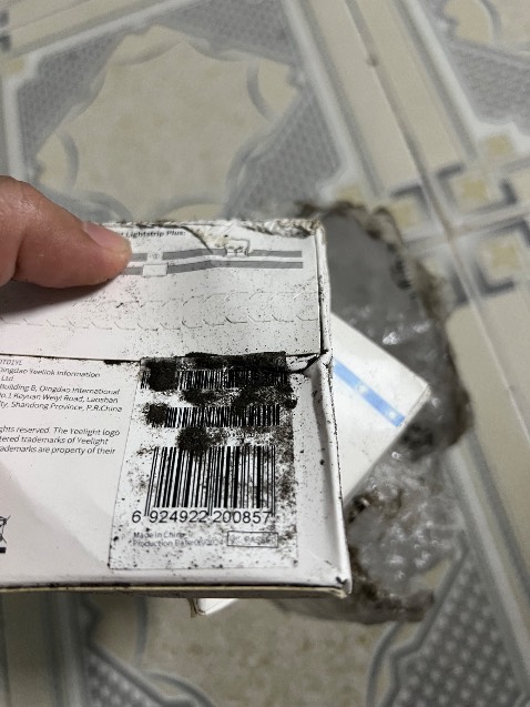 Mô tả sản phẩm có nguồn, nhưng hàng chỉ có dây led. hàng bị mốc, đóng gói sơ sài, móp méo.