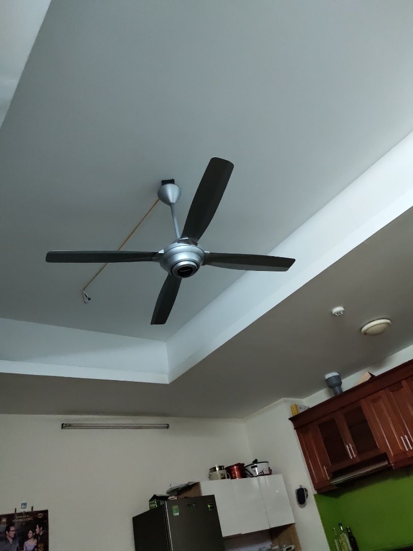 Sản phẩm đẹp, chất lượng tốt nhưng ty treo hơi dài, đề nghị Tiki thêm chiều dài ty treo vào thông tin sản phẩm. Và hi vọng lần sau Tiki sắp xếp giao hàng và lắp đặt trong cùng ngày, để người mua ko phải thêm 1 ngày ở nhà đợi lắp đặt.