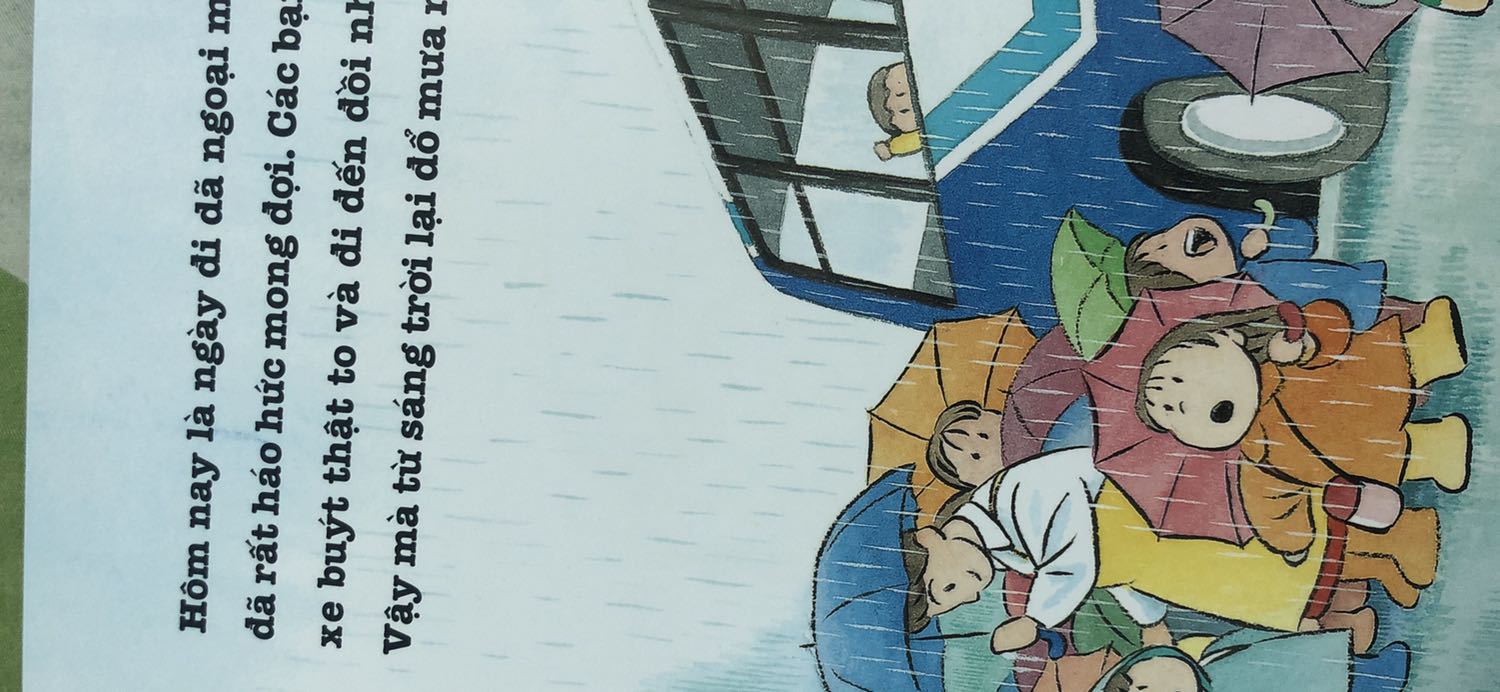 Sách to, hình ảnh đẹp. Mình chỉ không hiểu sao cuốn “ đi dã ngoại ngày mưa” lúc thì xe buýt lúc thì xe bus !!!!
