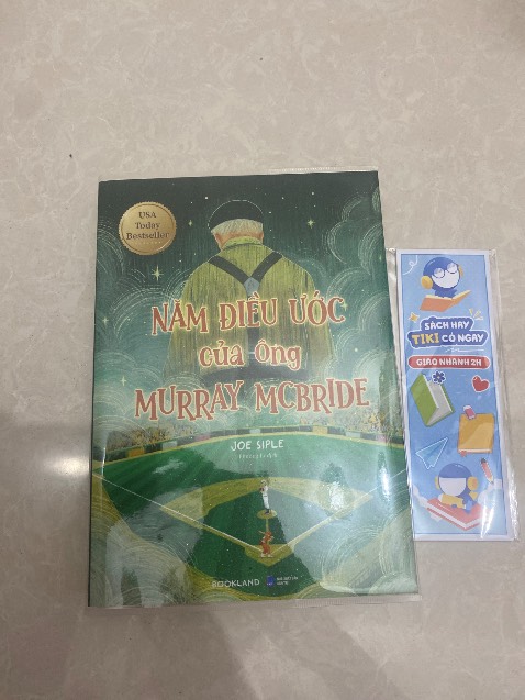 Sách hơi bẩn nhưng mua sale ko có gì de nói, sách dc  bọc rất ok con dc tang quà đi kèm