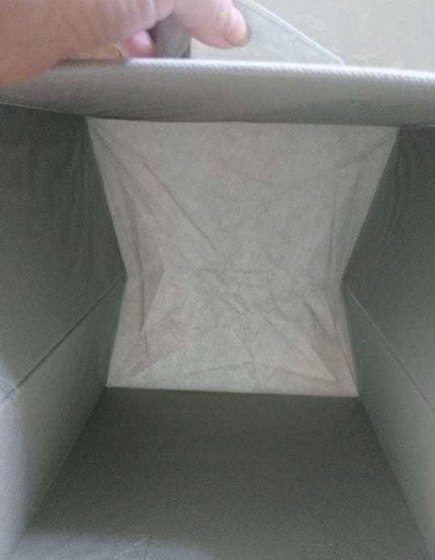 Rất đẹp. Rất cứng cáp, chắc chắn. Sản phẩm có thể gấp gọn tiện lợi. Mình thấy cỡ vừa đủ dùng, để đồ dùng hợp lý, mọi người nên mua rồi cho vào kệ tổ ong nha, chống bừa bộn nhưng cungz để trang trí luôn