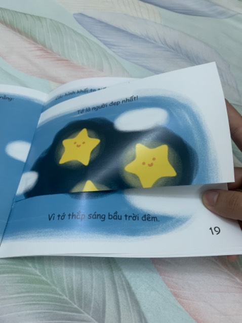 Sách bị gấp nhiều trang, ko thể duỗi ra được Sách bị gấp nhiều trang, ko thể duỗi ra được