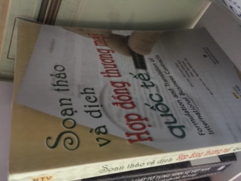 Nội dung sách khá hay phù hợp cho những bạn học môn soạn thảo hợp đồng quốc tế