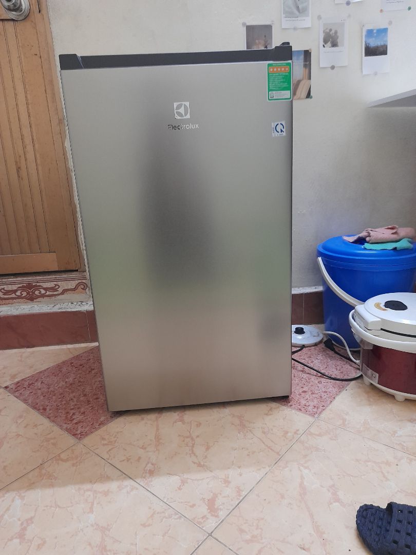 Giao hàng nhanh chóng trước giờ hẹn, shipper vô cùng tận tình, sản phẩm đẹp giống như mô tả, chưa sử dụng nhg cảm quan ban đầu khá ưng