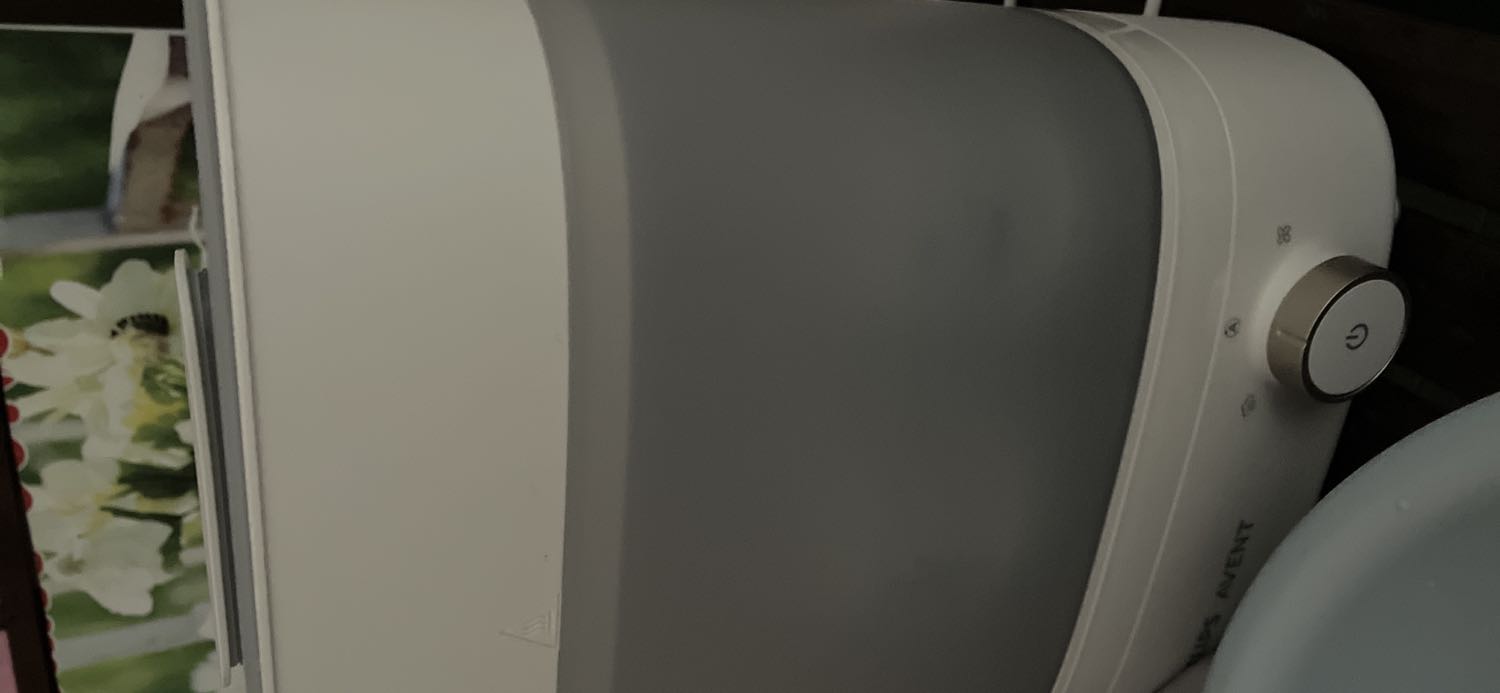 Máy tiệt trùng và sấy khô nhanh, tiện lợi dung tích cũng khá lớn.