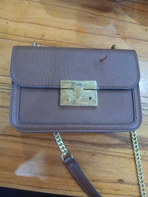 Vừa mua về đã bị mất chốt rồi. Giờ tôi muốn đổi