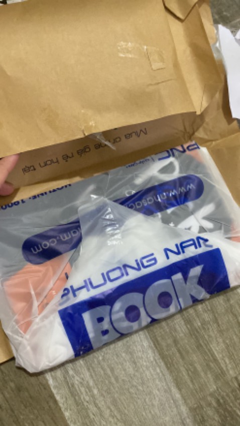 đóng gói siêu kĩ luôn tận 3 lớp, sách đẹp