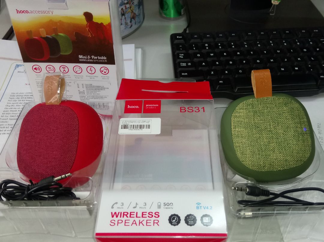 Với mức giá như vậy cũng k đòi hỏi gì hơn: Hình thức đẹp, nhỏ gọn, âm thanh  tương đối. Tuy nhiên, mình mua 2 cái cùng lúc, mà 1 hộp dán tem, 1 hộp không, bóc tem ra thì 2 hộp có cùng seri???