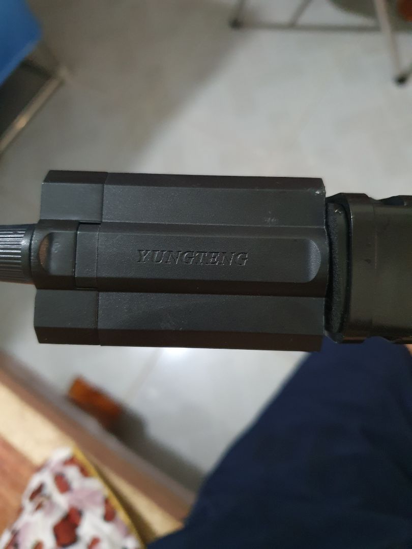 hàng fake, giá này thì ko hi vọng hàng real, nhưng quảng cáo real mà giao fake có gọi là *** ko bà con