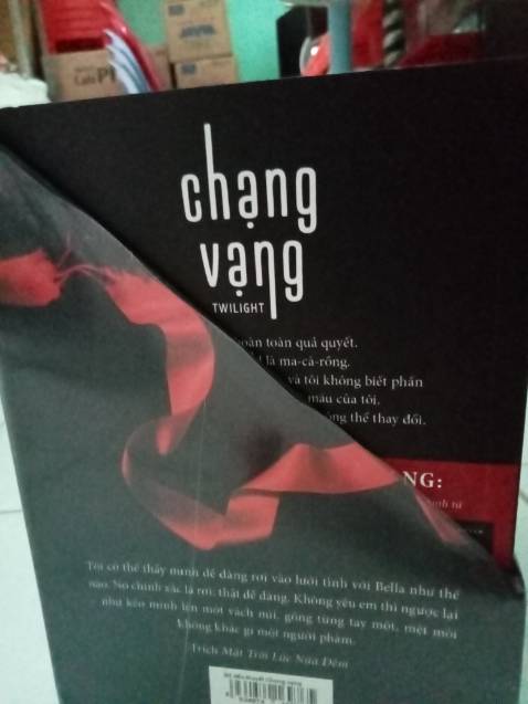 Tiki giao hàng nhanh, đóng gói sản phẩm tốt, sách đẹp lắm, đc bọc cẩn thận nên box còn nguyên xi luôn. 10 điểm 😁