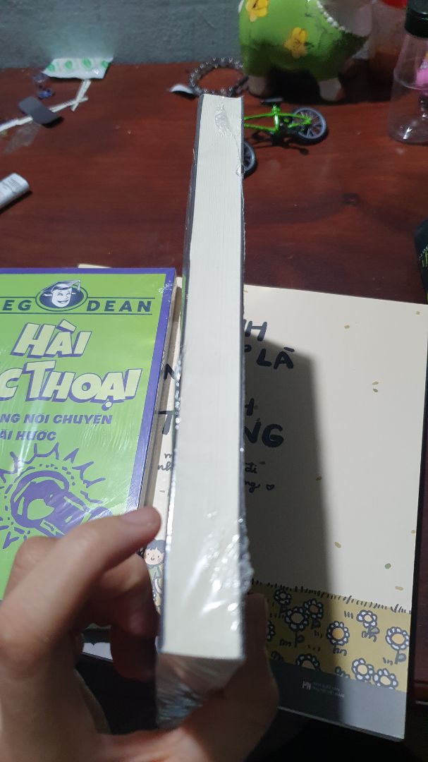 Sách mới không nỡ khui, do dịch bệnh nên giao hàng trễ hơn dự kiến một hôm!