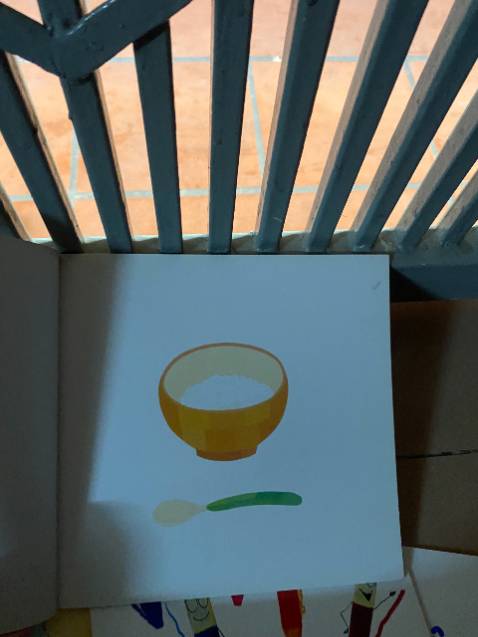 Sách in màu đẹp lắm , giao hàng nhanh, đóng gói cẩn thận, bé rất thích