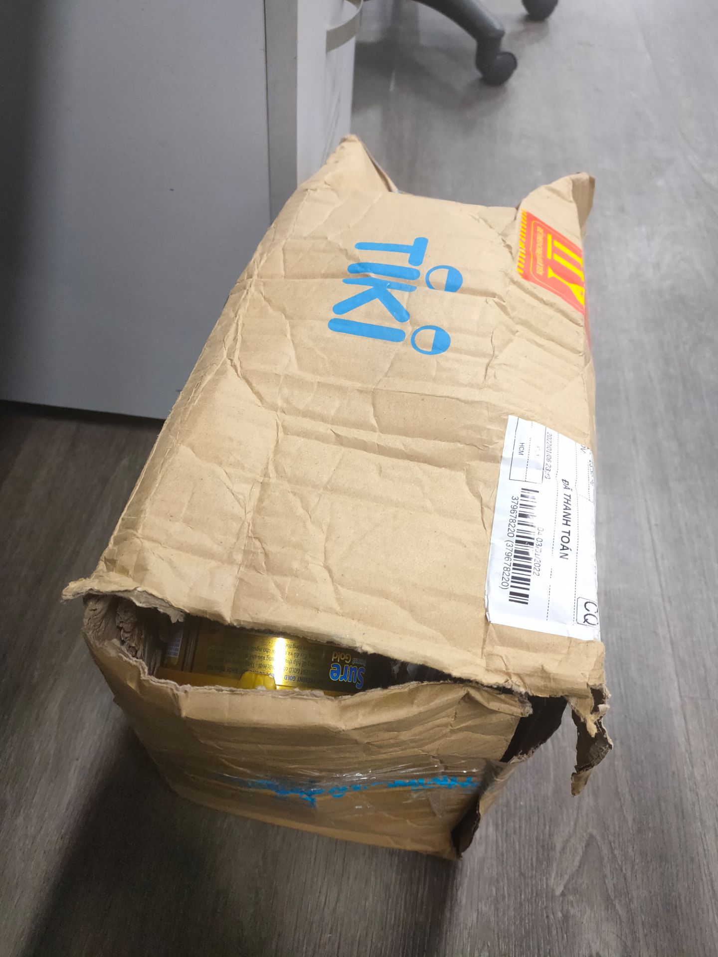 đóng gói  giao hàng quá tệ nhận hàng mà hộp thì hở ra , hộp sữa thì bị móp méo bụi bẩn. trông  cứ như hàng giả ấy.