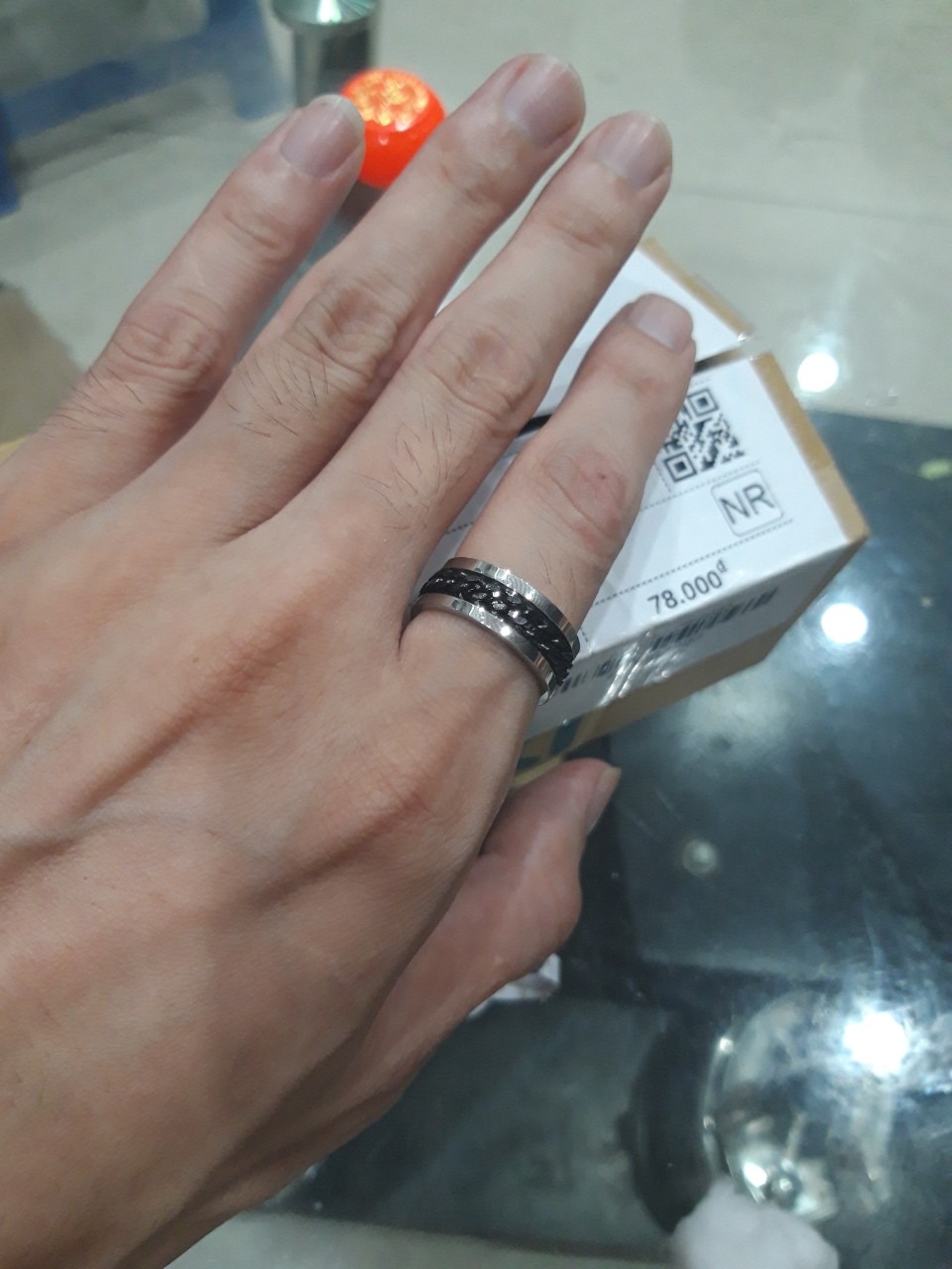 Tiki giao hàng rất nhanh! Nhẫn của nhà bán hàng VinaSupplier rất đẹp sáng bóng, khui bia lại dễ nữa! Lại có thư cám ơn rất dễ thương!