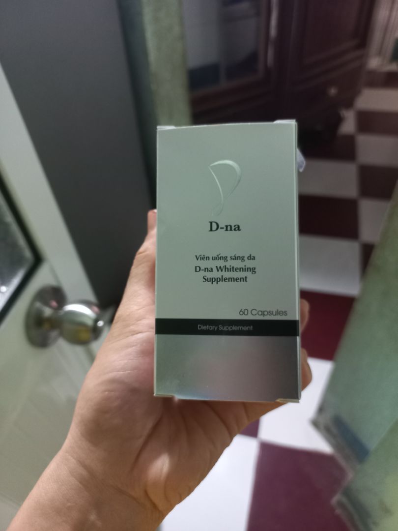 da mình tàn nhang thấy review công dụng tốt nên cũng mua dùng thử, mới dùng được 1 tuần chưa thấy hiệu quả, dùng hết 3 hộp xem sao, tốt sẽ mua lại mua 2 tặng 1 giá ổn